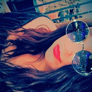 Meet your Posher, Camille